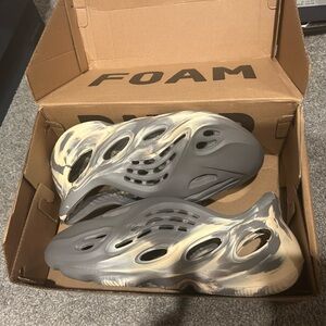 Yeezy foam runners size 7